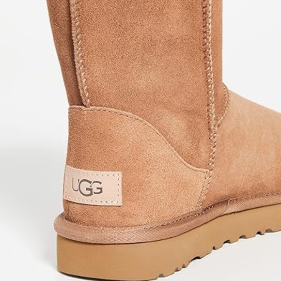 UGG Women's Classic Short II Boot - Picture 5 of 6